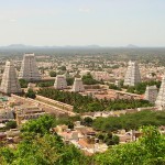 800px-View_over_Arunchaleshvara_Temple_from_the_Red_Mountain_-_Tiruvannamalai_-_India_01